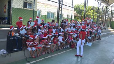 Alunos no coral da escola Municipal Vera Lúcia Pereira Leite, no bairro São Miguel