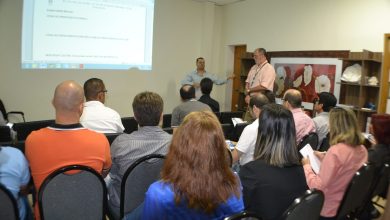 FORNECEDORES DE Itaguaí assistiram workshop com os representantes da Nuclep, Cláudio Medeiros e Renato Barbosa (a esq)