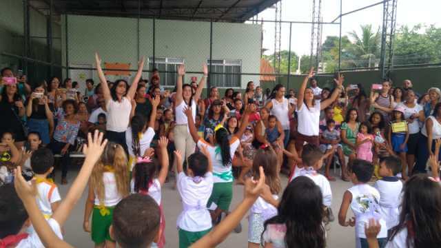 ESCOLAS DE Seropédica celebraram o Dia de Ação de Graças com apresentações culturais