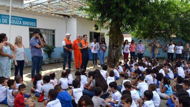 Agentes orientaram funcionários e alunos como proceder em casos desastres e emergências