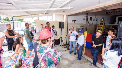 OS PARTICIPANTES conheceram histórias de antigos carnavais da cidade de Itaguaí