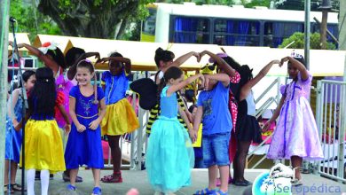 OS ALUNOS realizaram uma peça teatral durante o evento cultural em Seropédica