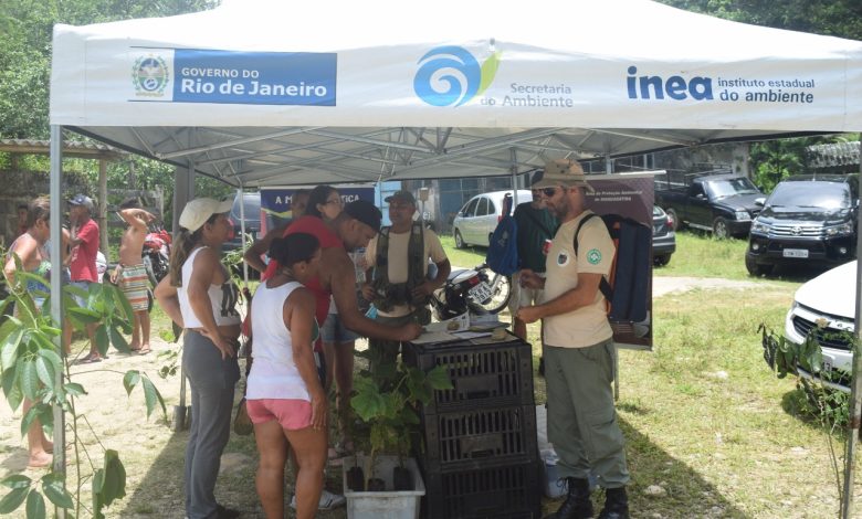 OS PARTICIPANTES percorreram a trilha que reforça a potencialidade do turismo ecológico no Parque Cunhambebe