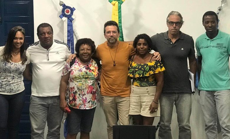 Representantes da Arqimar posaram com os secretários de Meio Ambiente e Obras de Mangaratiba