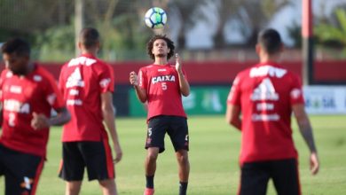 Arão durante as atividades realizada nesta terça-feira para a partida contra o Fluminense