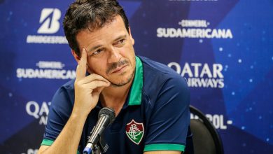 O técnico Fernando Diniz analisou o desempenho da equipe e destacou a produção coletiva