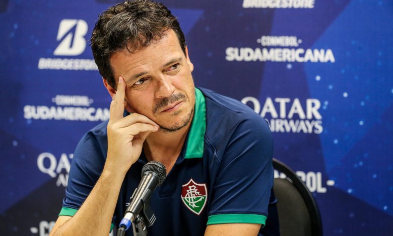 O técnico Fernando Diniz analisou o desempenho da equipe e destacou a produção coletiva