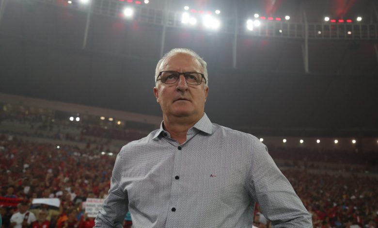 O técnico Dorival Júnior durante a partida contra o Palmeiras, no último sábado, no Maracanã