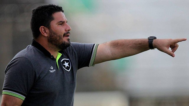 Eduardo Barroca deve ser o novo técnico do Botafogo para a temporada