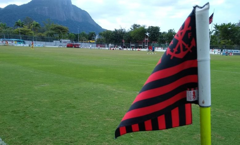 A diretoria do Flamengo transferiu o treino da tarde para a Gávea, sede do clube na Zona Sul