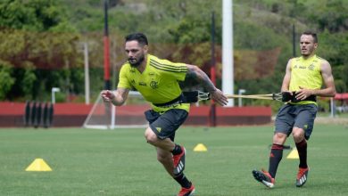 O lateral direito Pará durante o último treino antes da partida contra o Madureira