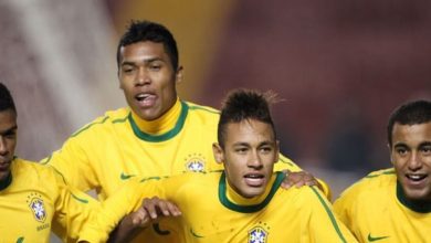 Neymar comemora gol em goleada contra o Uruguai no Sul-Americano Sub-20, em 2011