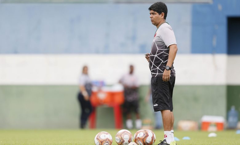 Técnico Marcos Valadares definiu o grupo que viajou na quinta-feira para Taubaté, em São Paulo