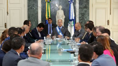 GOVERNADOR WILSON Witzel, durante reunião com secretariado no Salão Verde do Palácio Guanabara