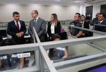 O GOVERNADOR conheceu as instalações da central de denúncia contra corrupção