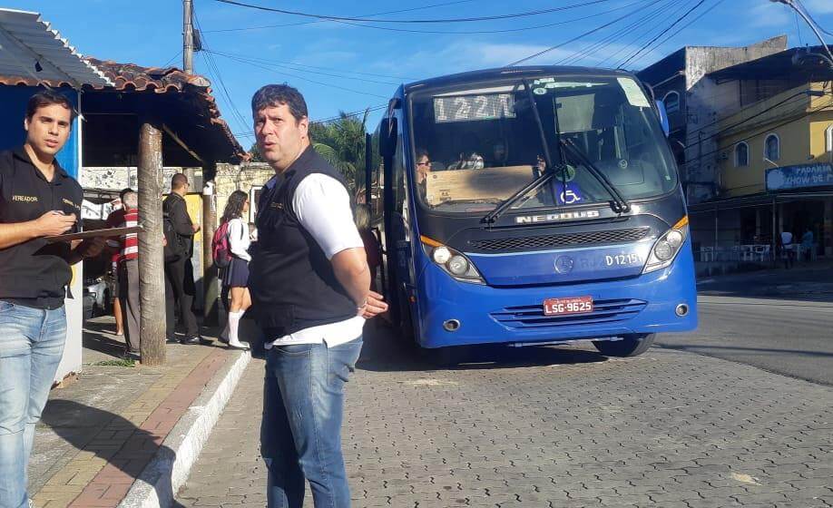 Vereadores de Mangaratiba fiscalizam empresas de ônibus