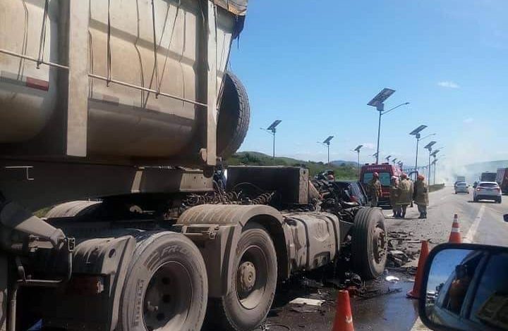 ACIDENTE NO Arco Metropolitano, em Seropédica foi causado por incêndio às margens da via