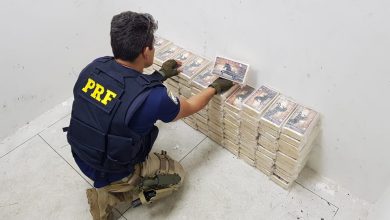 Agentes da PRF encontram 110 quilos de cocaína durante blitz em na rodovia BR-116