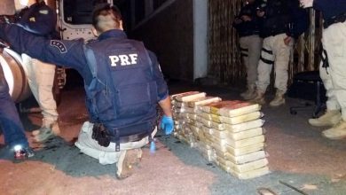 AGENTES DA PRF encontraram o material entorpecente no fundo falso de um caminhão