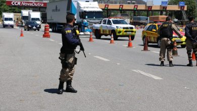 A POLÍCIA Rodoviária Federal realizou ações de fiscalização nas rodovias do Rio durante o feriado