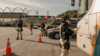 AGENTES DA PRF realizaram fiscalização durante o feriado de 12 de outubro nas rodovias federais