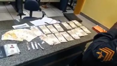A PM apreendeu uma farta quantia em dinheiro durante ação contra o tráfico em Seropédica
