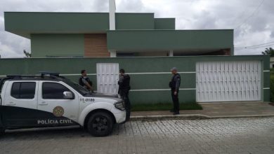 AGENTES DA Polícia Civil realizaram buscas em um condomínio de luxo em Seropédica