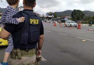 A PRF encaminhou a ocorrência à Polícia Judiciária e entregou a criança à mãe (Reprodução/Instagram)