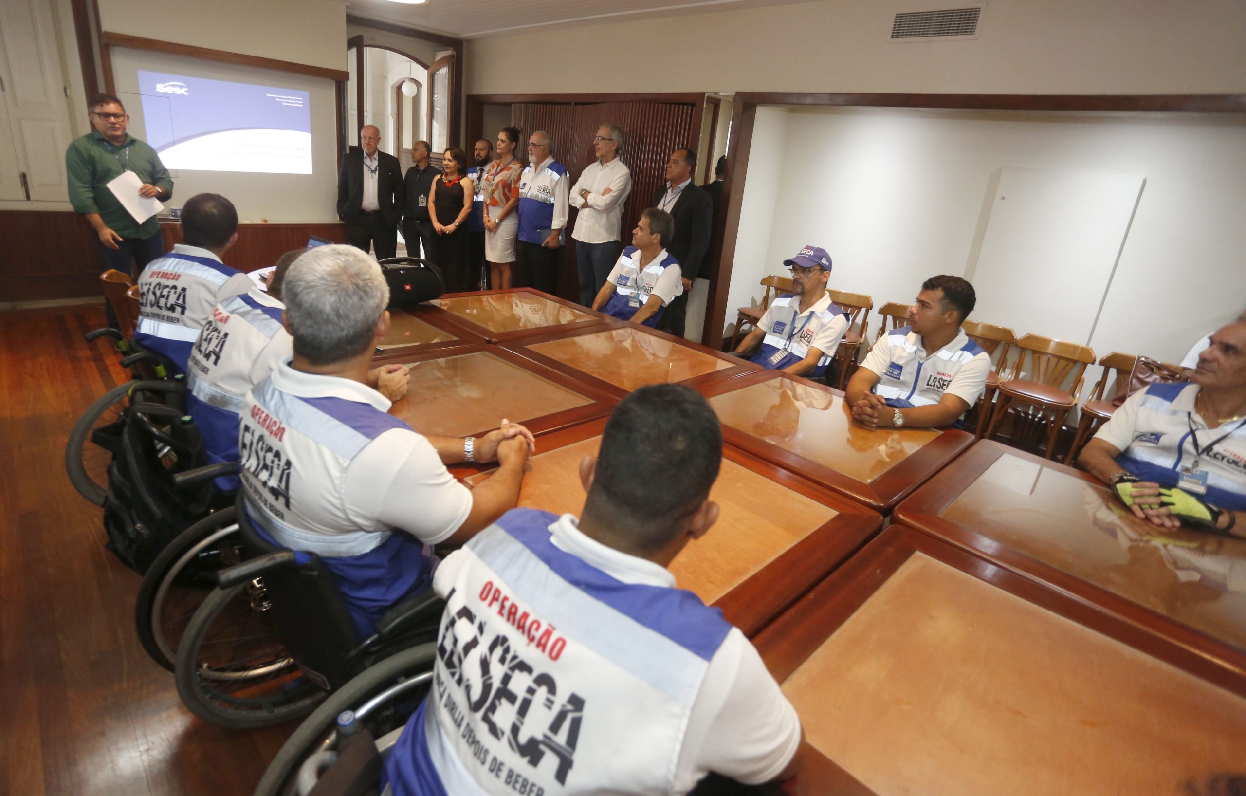 A EQUIPE recebeu treinamento e aperfeiçoamento das palestras educativas