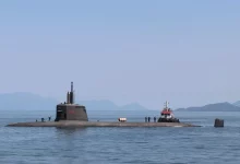 Submarino em teste no mar na Baía de Sepetiba.