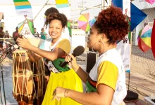 Mulheres participam de roda de jongo