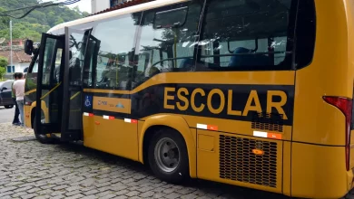 Ônibus escolar