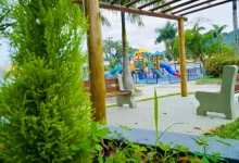 Vista do pergolado com bancos na nova Praça Marcelino Pinto Soares.