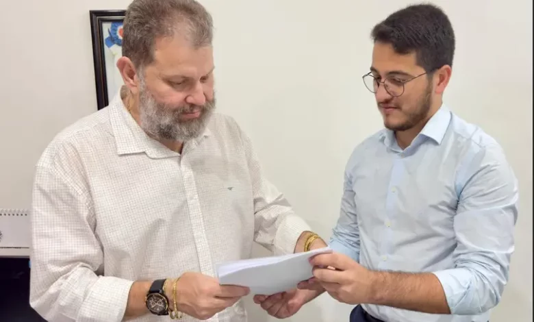 Chefe de Gabinete, Jonathan Marins e o vice-prefeito eleito, Lucas Venito