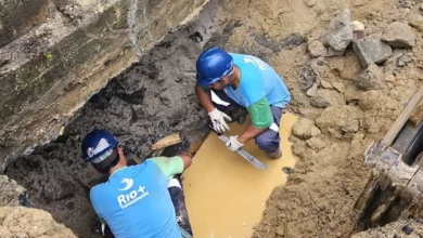 Equipe da Rio+Saneamento concluiu o reparo de um vazamento na adutora localizada na Rodovia Rio-Santos