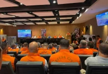 Representantes da coordenadoria regional de Defesa Civil da Costa Verde, e secretários municipais de diversas cidades durante o evento