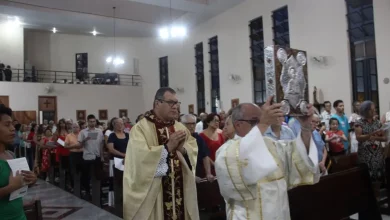 Fiéis participantes da missa de Natal na Catedral de São Francisco Xavier