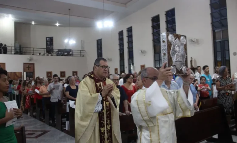 Fiéis participantes da missa de Natal na Catedral de São Francisco Xavier