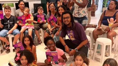 Autor Yago Eloy interage com o público jovem no Natal Literário.