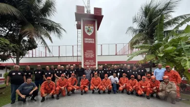 Bombeiros posando para foto