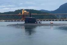 Submarino S42 Tonelero faz Manobra de Navegação Independente