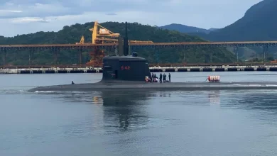 Submarino S42 Tonelero faz Manobra de Navegação Independente