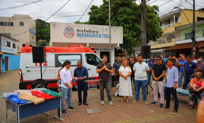 Solenidade de entrega da nova ambulância do SAMU em Mangaratiba