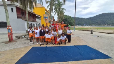 Participantes do projeto Container das Artes celebram o encerramento das oficinas