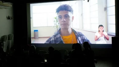 Projeção de filme com tradução em Libras