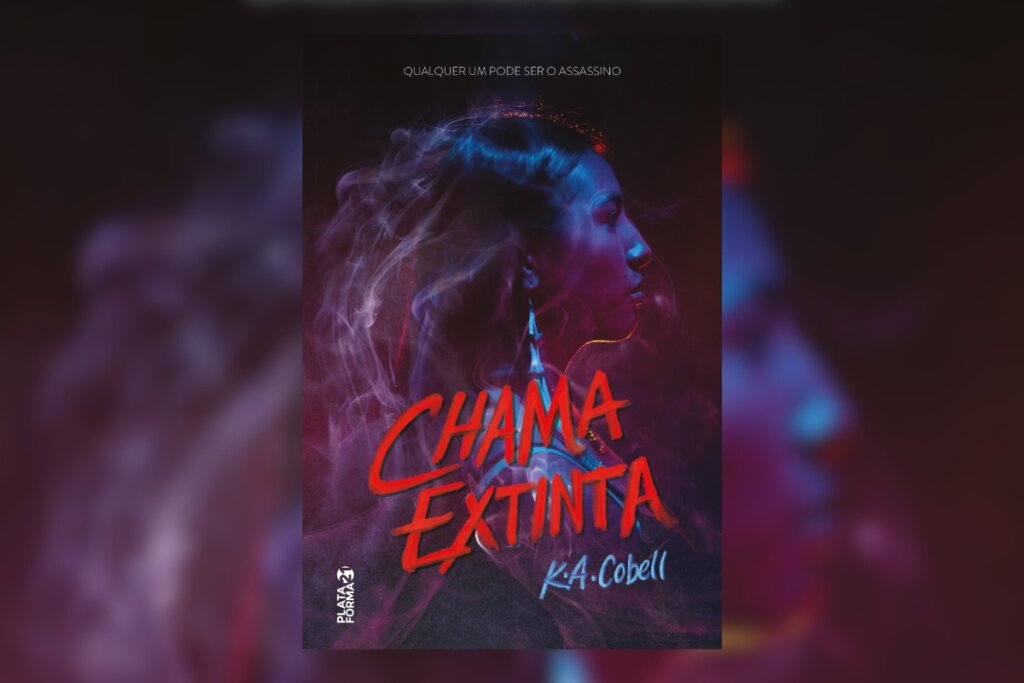 Foto de uma mulher virada de lado em um fundo preto e roxo na capa do livro "Chama Extinta"