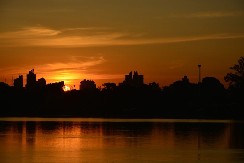 Imagem do pôr do sol na cidade de Salto 