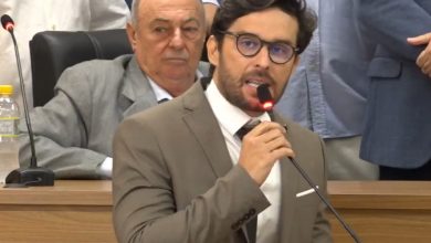 Haroldinho posse Itaguaí. Na tribuna, Haroldinho destaca compromisso e união em discurso de posse em Itaguaí