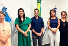 Vice-prefeito e secretário de Saúde de Mangaratiba, Lucas Venito, recebe o deputado federal Chris Tonietto para reunião