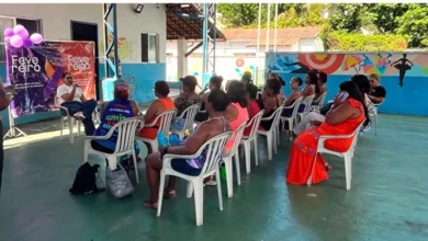 Idosos participam de palestra do Fevereiro Roxo e Laranja